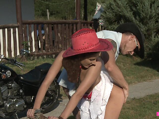 Cock hungry brunette gets anally screwed outdoors