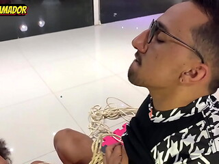 Ela pediu pra ter o cu arrombado enquanto estivesse amarrada