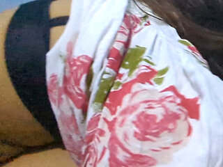 Dost ki maa ko chod dia