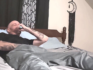 She Saw Me Playing with My Dick and Let Me Cum in Her Fat Pussy!