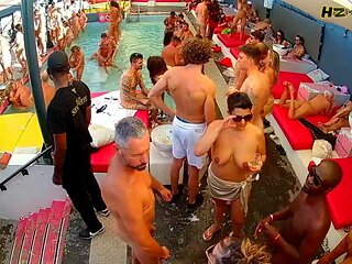 glamourous french swingers club 024