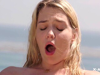 Blonde Teen Outdoor Blowjob