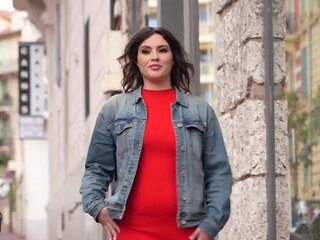 Red Lily is definitely addicted to sex... - Jacquie et Michel TV