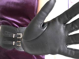 Wide, Tight Belts Part 81 - Lady Victoria Valente