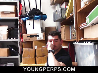Pretty stealer Jeremy Spreadums caught stealing by cop