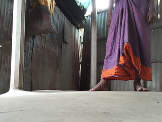 Desi Local Bhabhi and Devar Hot Outdoor Sex Video