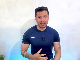 Hombre Cuabano hetero dotado de 25cm permite que masajista de pies le de sexo oral hasta venirse en su boca! Relato sexual