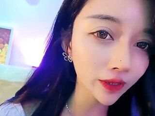 Amateur Asian teen sucks this big hard cock