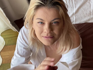 After smoking, I need a cock for the blowjob