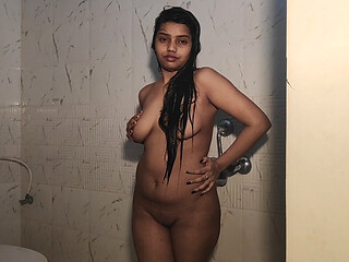 Alia Advani Natural Tits Girls Secret Shower Escape