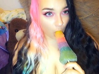 Amateur brunette ariana marie solo toying