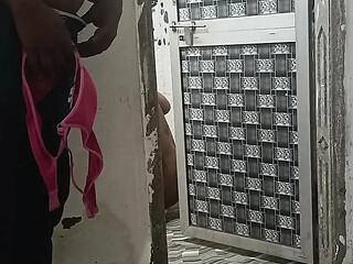 Amateur Desi bhabbi gets banged in the washroom