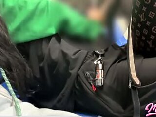 ELA N&Atilde_O AGUENTO VER O VOLUME MARCANDO E ME MAMOU DENTRO DO METRO DE SAO PAULO