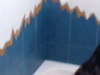 Secretary Squirts in the Bath