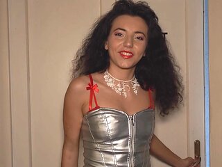 Mini Mitzix, hot brunette from prague, in hd pov action
