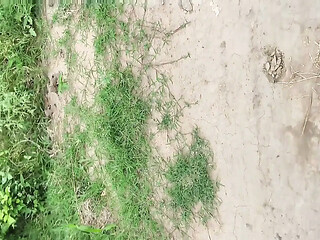 (PORN IN SPANISH) Young Latina caught on the street, gets fucked hard her pussy tight by a cell phone -homemade porn-