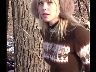 Rubia enfriando la cola y mas