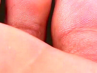 Wrinkly Toes up-close