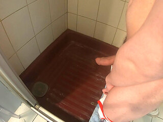 Pissing and cuming in the shower