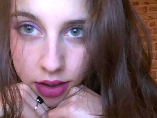 Beautiful teen brunette Jessica Sinn masturbates