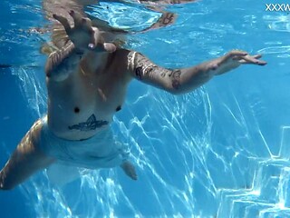 Round ass porn with innocent baby girl from Underwater Show