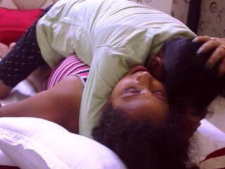 Ladke ne ladki ko  OOYO hotel me le jakar pel diya