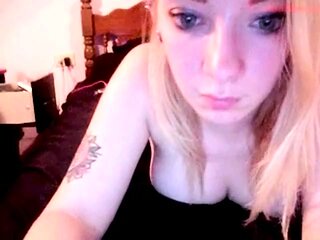 Blonde With Natural Big Boobs Loves Putting A Toy In Her