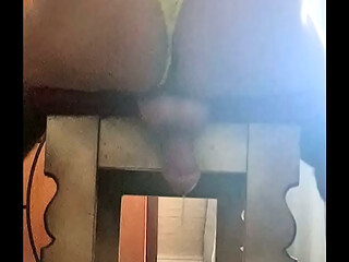 Marido gozando sem se tocar,com a lingerie da esposa cravada no Cuzinho.