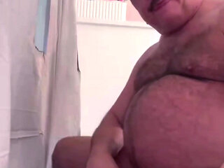 BiDLDaddy shoves a straw in his chubby cock