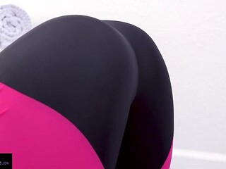 Busty MILF Melissa gets her pussy warmed up for dick