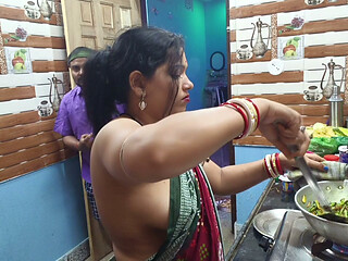 Sexy tamil aunty hot romance and fucking in kitchen ! Desi tamil aunty Sex video