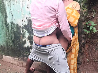 Komal Aunty Hot Indian Desi Fucked Hard by Trilokinath in Hindi