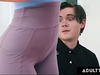 Stepson's cock gets desired by MILF in yoga pants