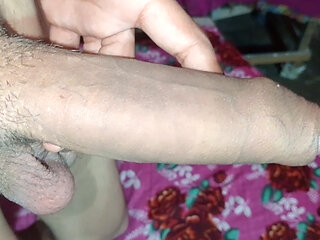 I took the pleasure of my pussy with my hand with my cock.