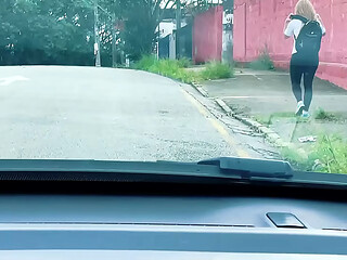 ESCANDALO ALUNA NA FRENTE DA ESCOLA DEU PRO PROFESSOR