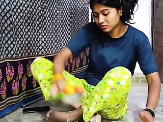Desi Bhabhi Big Boobs Cleavage Tease in Kitchen Hot Indian Village Girls Exposed Hindi Video