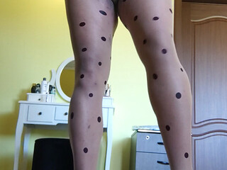 Pantyhose dots