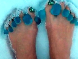 Amateur porn Gives Us Some Foot Fetish Aurora