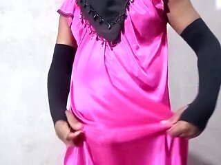 Wondrous mature saree auntie shares a hot story full of desire