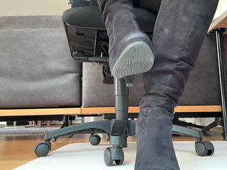 Have a good time in leggings, high heels and leopard underwear