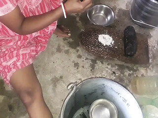Indian GF shows off her big ass