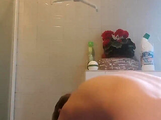 20 Year Old Shows Body and Ass for the First Time on a Gay Website