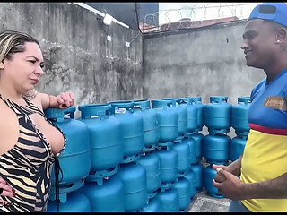 reclamou do g&aacute_s e levou pica no cu
