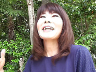 H055g01 the Desire of the Fifty Mature Woman of the Cross 2. a Slender Beautiful Mature Woman Drowning in Pleasure, a Nipple!