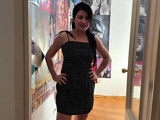 Seeing My Stepsister in a Fitting Room Trying on Clothes Makes Me so Horny That I End up Fucking Her