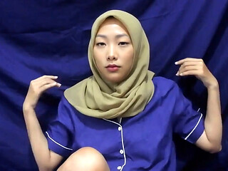 Hijab Amazing Mom Playing Dildo To Continue Fucking