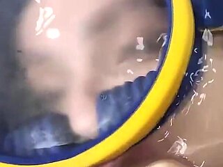 3 Minutes Underwater Breath Holding, Squirting, Blowjob