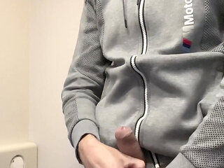 First Batch of Smaller Videos! Jerking off on a Plane