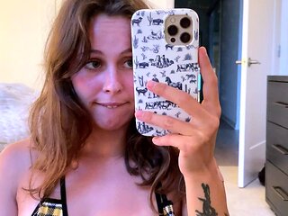 Amateur teen porsha solo action