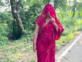 Unsatisfied Indian housewife gets hot and steamy with a stranger in the